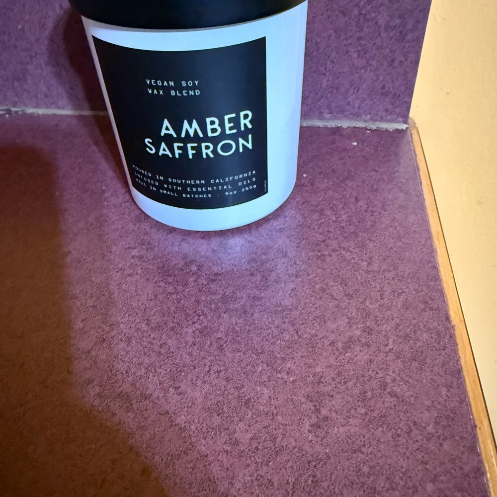 Amber Saffron Vegan Soy Candle - Elegant Black and White
